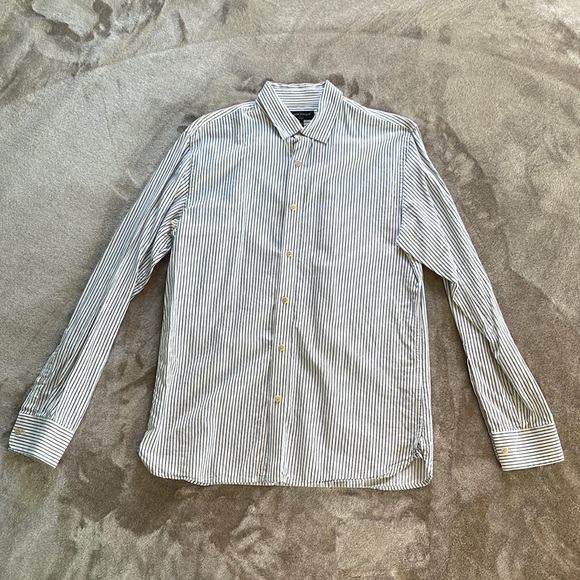 Banana Republic Blue and White Casual Button Down - Picture 1 of 4